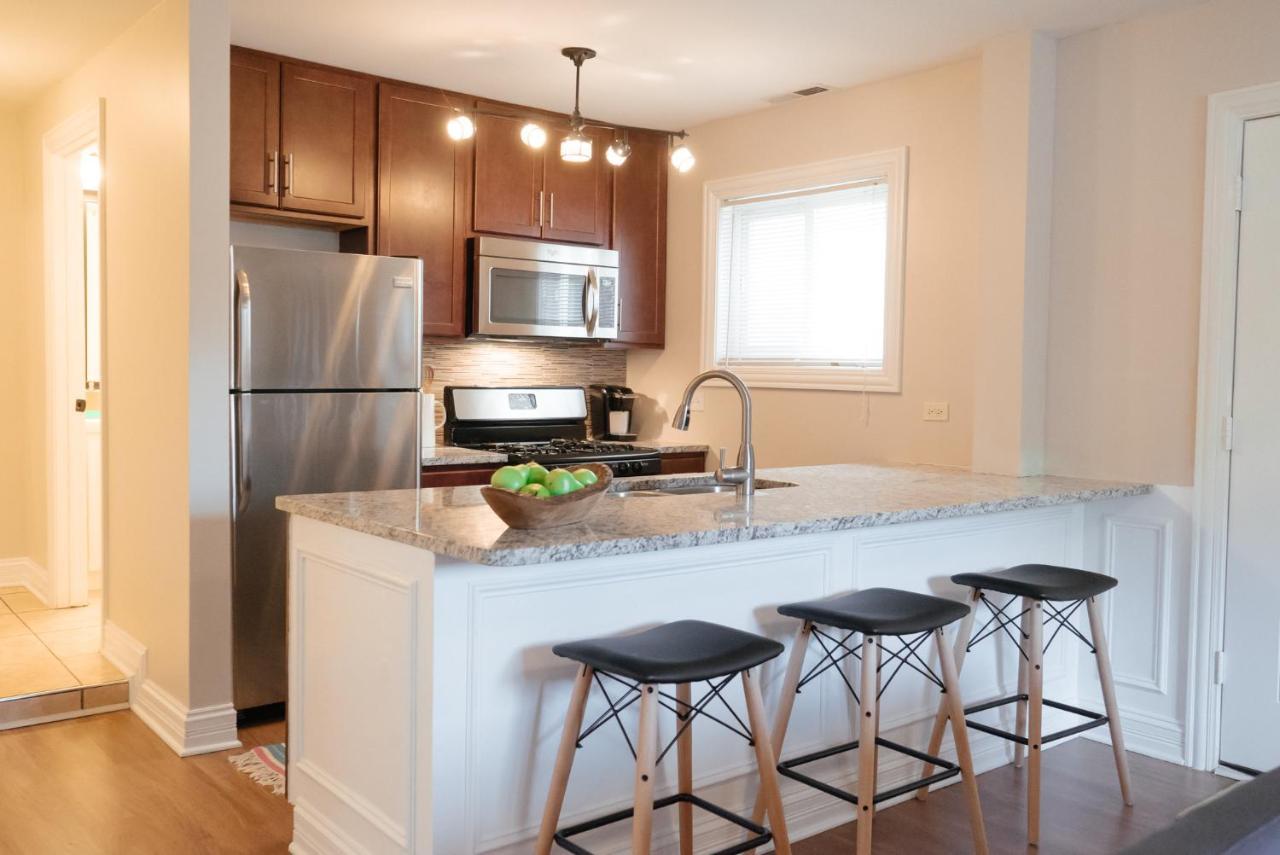 Cozy & Stylish 2Br Apt Near O'Hare Int'L Airport - Central Cozy Dunning Exterior photo