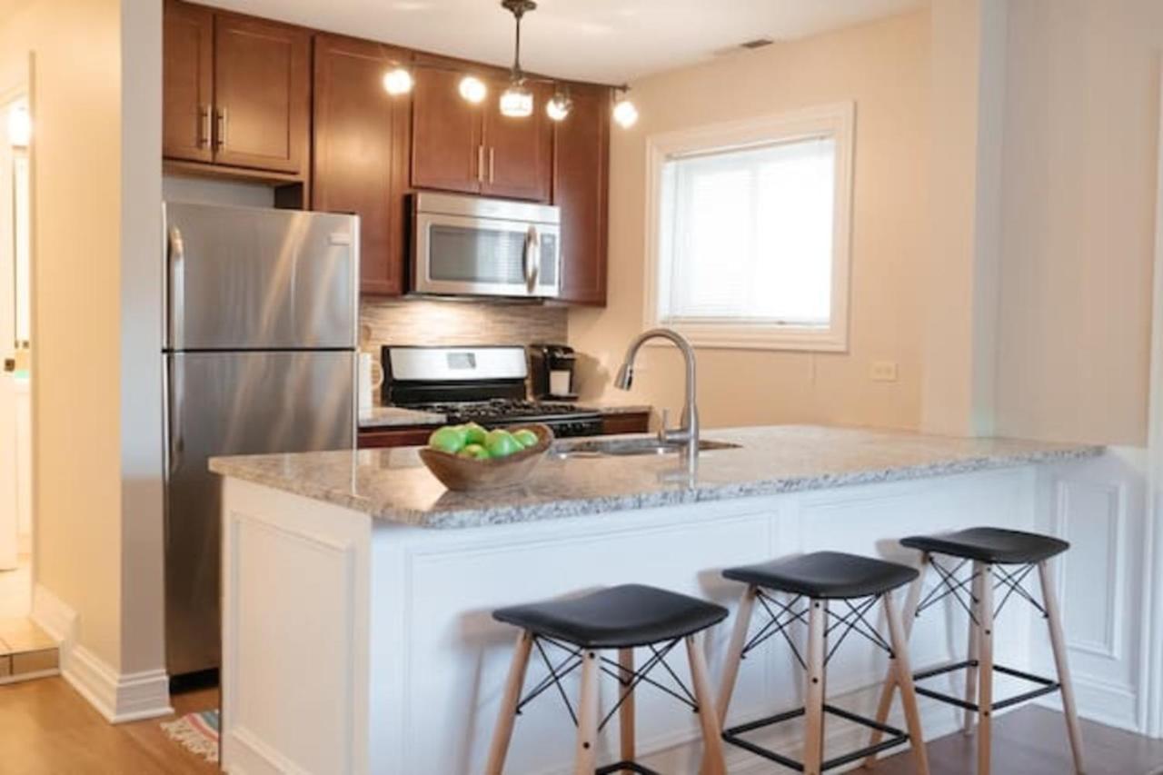 Cozy & Stylish 2Br Apt Near O'Hare Int'L Airport - Central Cozy Dunning Exterior photo